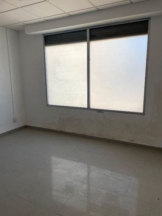 Commercial for sale in Sueca - € 111,000 (Ref: 9438025)