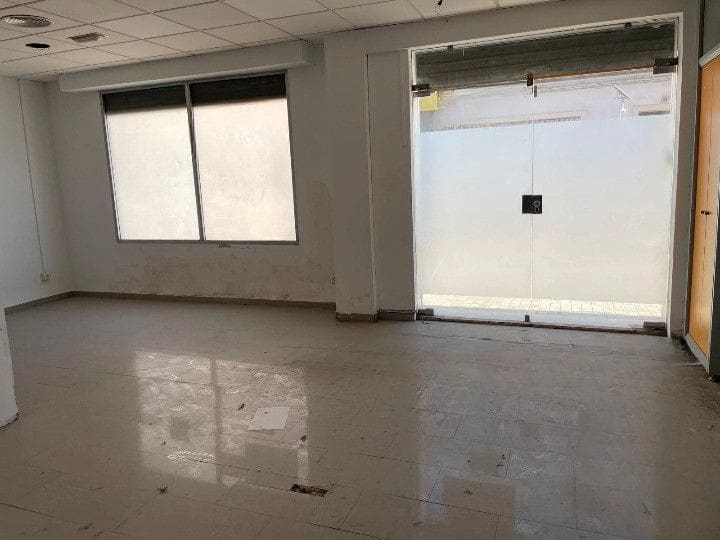 Commercial for sale in Sueca - € 111,000 (Ref: 9438025)
