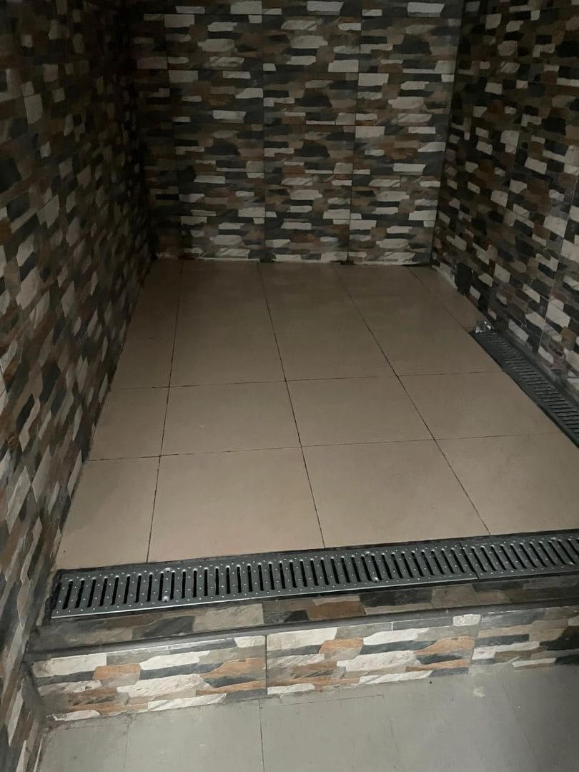 Commercial for sale in Sueca - € 111,000 (Ref: 9438025)