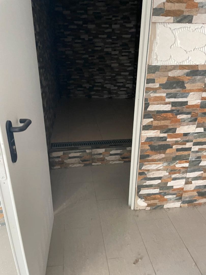 Commercial for sale in Sueca - € 111,000 (Ref: 9438025)