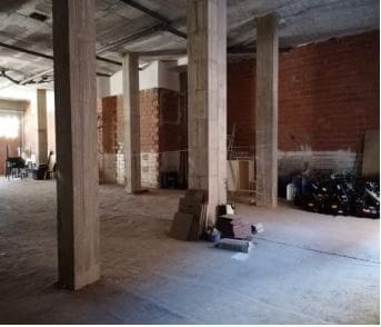 Erhverv til leje i Valencia by - € 1.500 (Ref: 9438039)