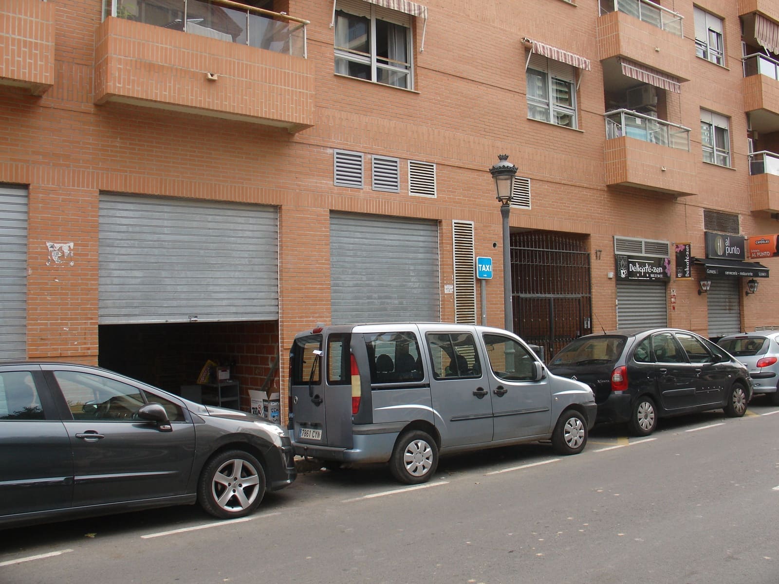 Erhverv til leje i Valencia by - € 1.500 (Ref: 9438039)