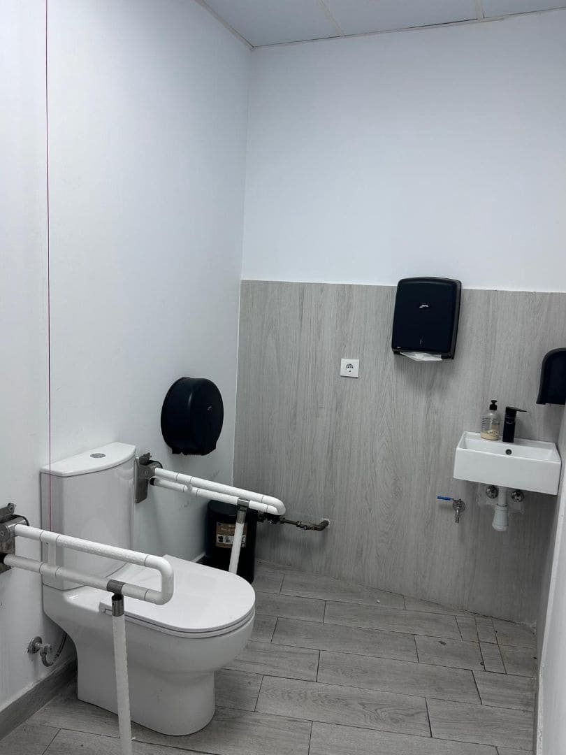 Erhverv til salg i Valencia by - € 45.000 (Ref: 9503437)