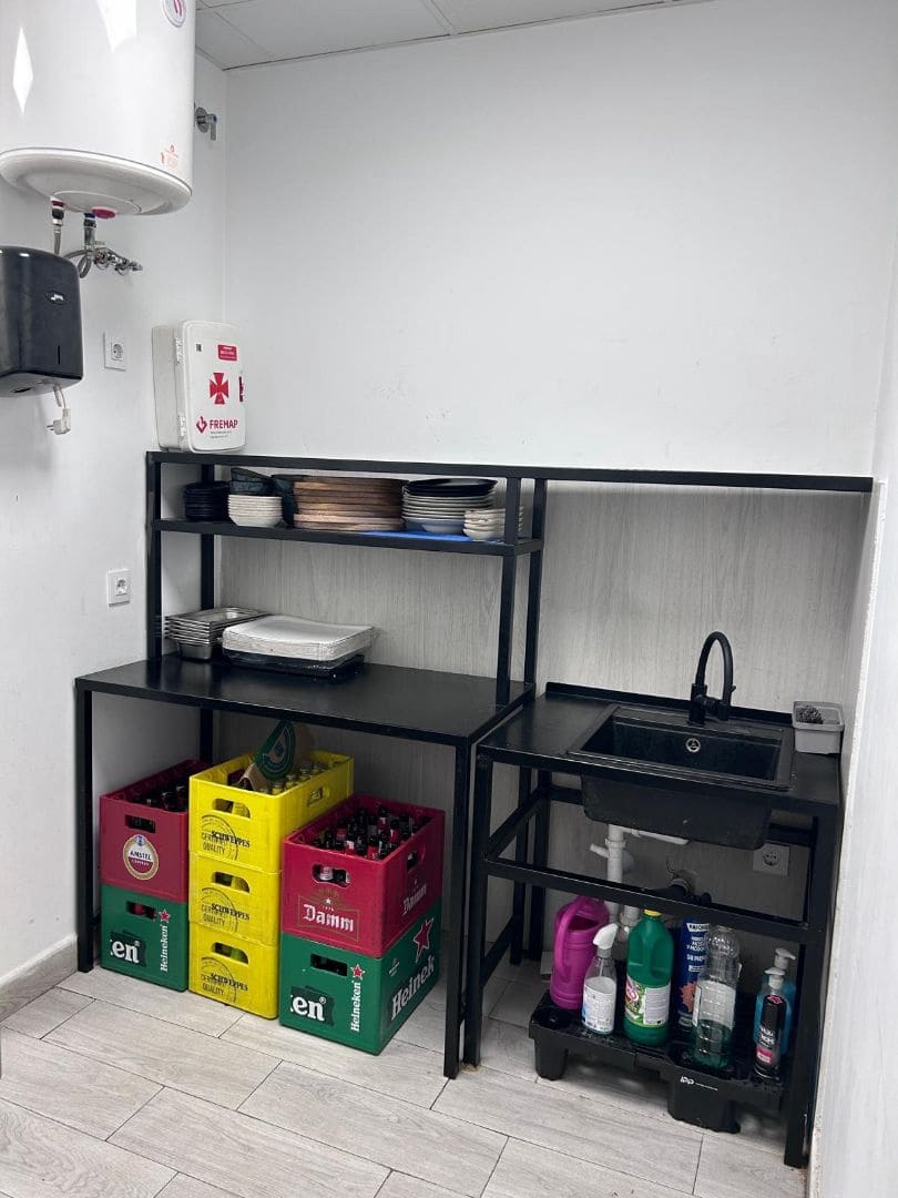 Erhverv til salg i Valencia by - € 45.000 (Ref: 9503437)