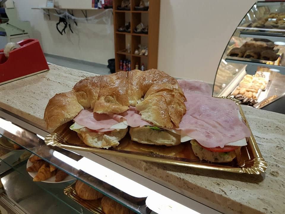 Erhverv til salg i Valencia by - € 45.000 (Ref: 9503437)