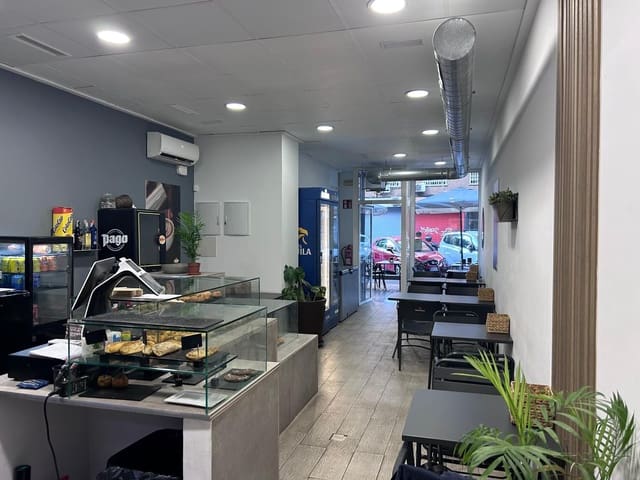 Erhverv til salg i La Petxina, Valencia by - € 45.000 (Ref: 9503437)