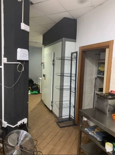 Commercieel te koop in Valencia stad - € 35.000 (Ref: 9503438)