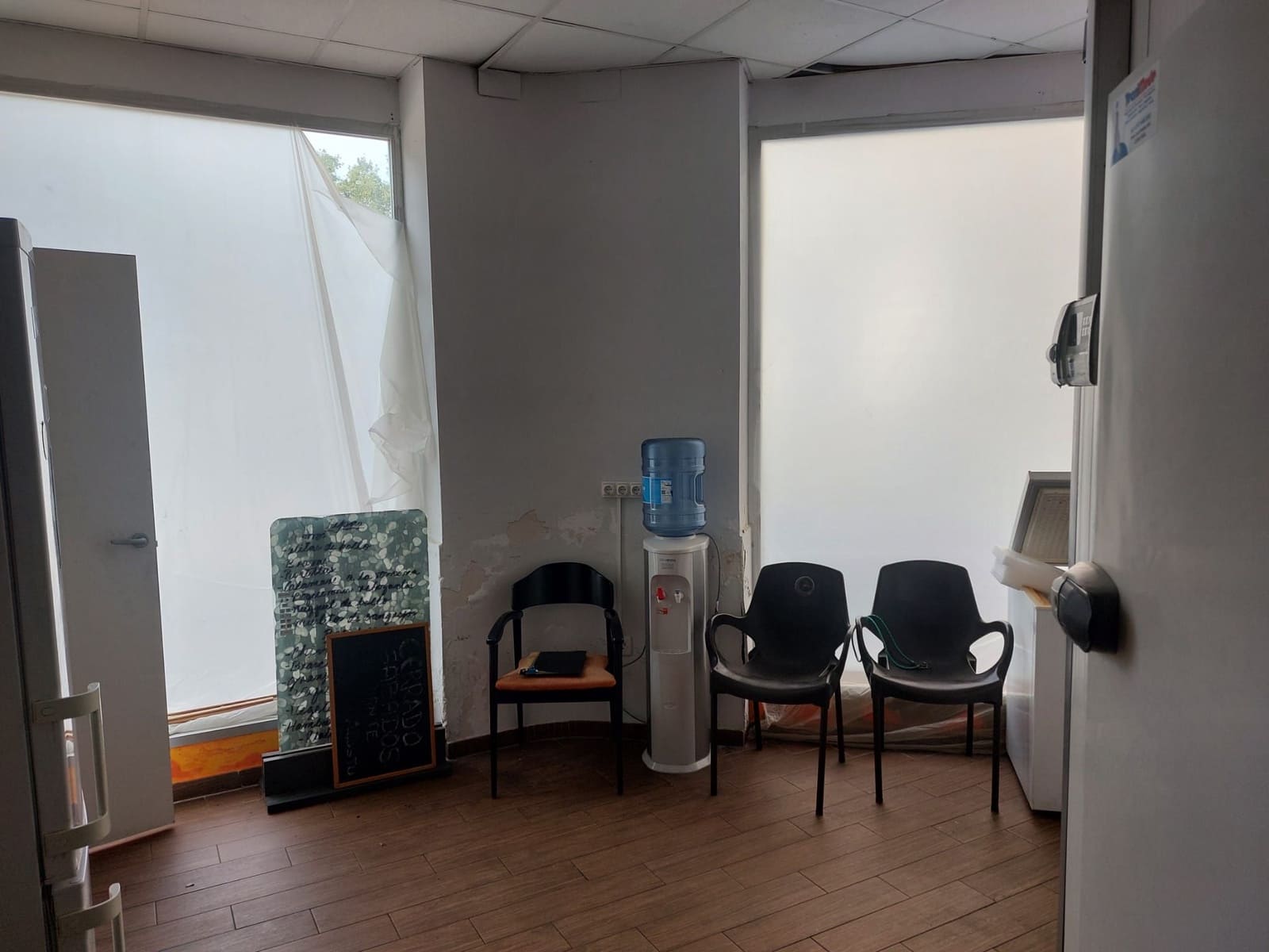 Commercieel te koop in Valencia stad - € 35.000 (Ref: 9503438)