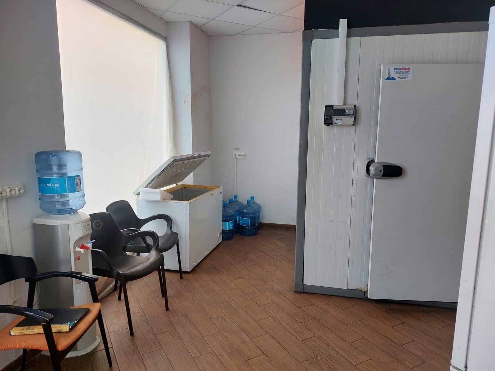 Commercieel te koop in Valencia stad - € 35.000 (Ref: 9503438)