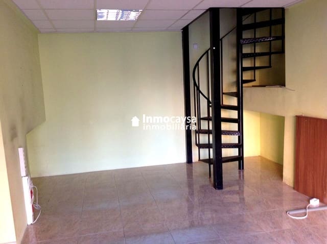 Kaupallinen vuokrattavana paikassa Xàtiva - 375 € (Ref: 9453279)