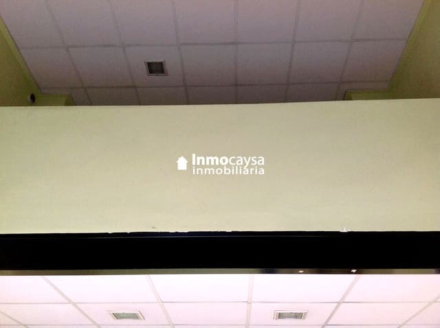 Kaupallinen vuokrattavana paikassa Xàtiva - 375 € (Ref: 9453279)