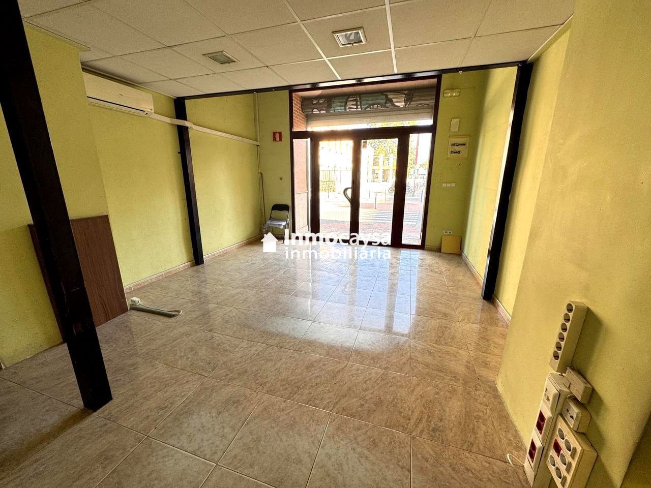 Commercial for rent in Xativa - € 375 (Ref: 9453279)