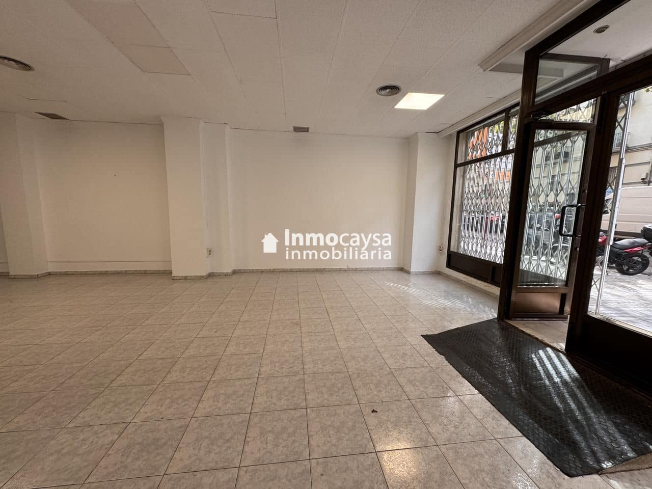 Commercial for rent in Xativa - € 1,100 (Ref: 9453285)