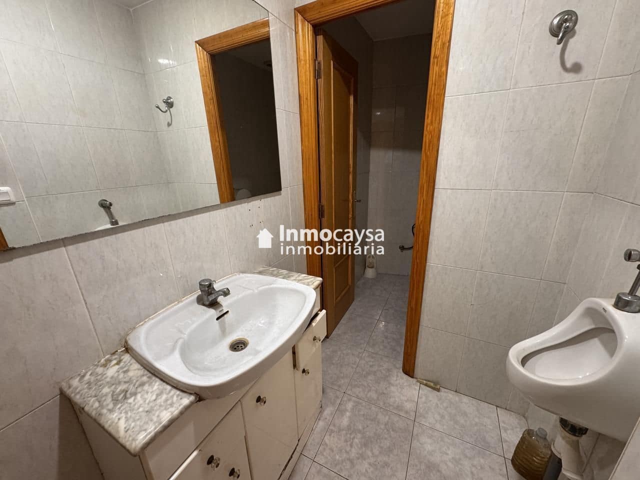 Commercial for rent in Xativa - € 1,100 (Ref: 9453285)