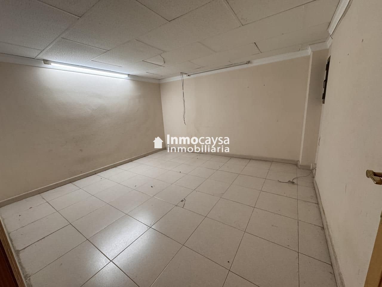 Commercial for rent in Xativa - € 1,100 (Ref: 9453285)