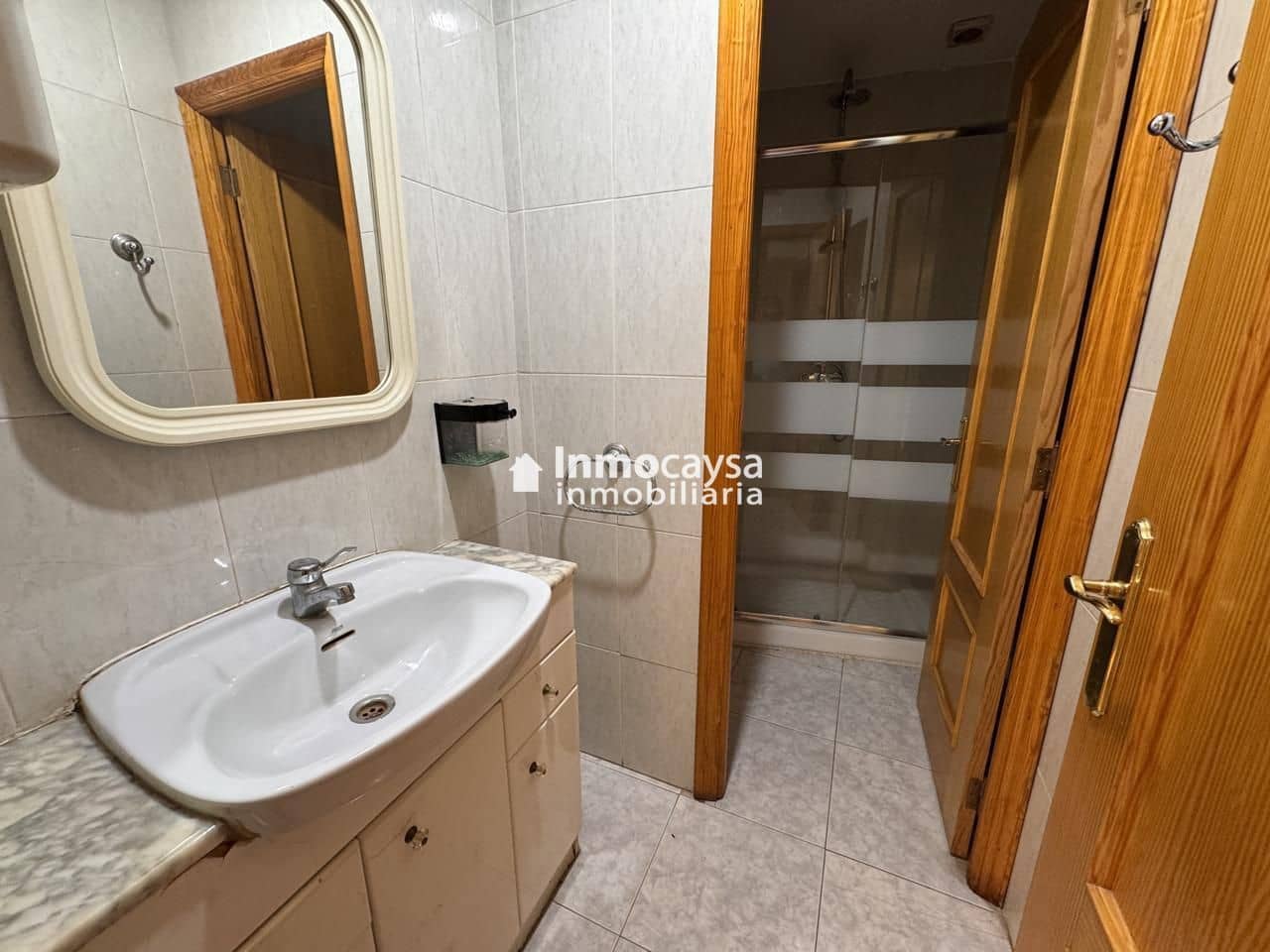 Commercial for rent in Xativa - € 1,100 (Ref: 9453285)