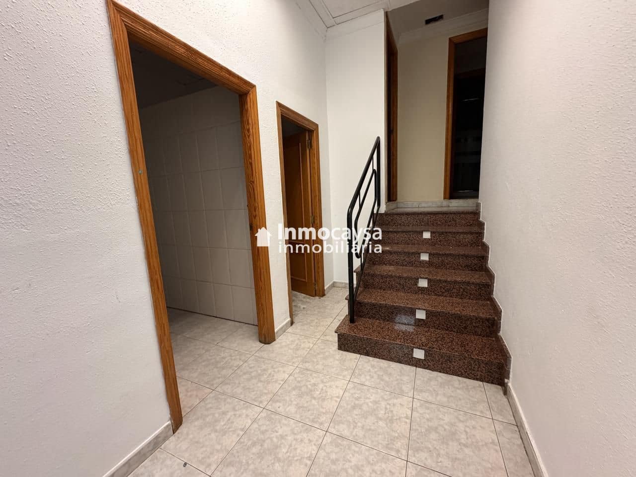 Commercial for rent in Xativa - € 1,100 (Ref: 9453285)