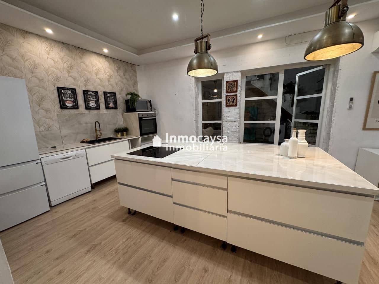 3 bedroom Flat for sale in Xativa - € 180,000 (Ref: 9453296)