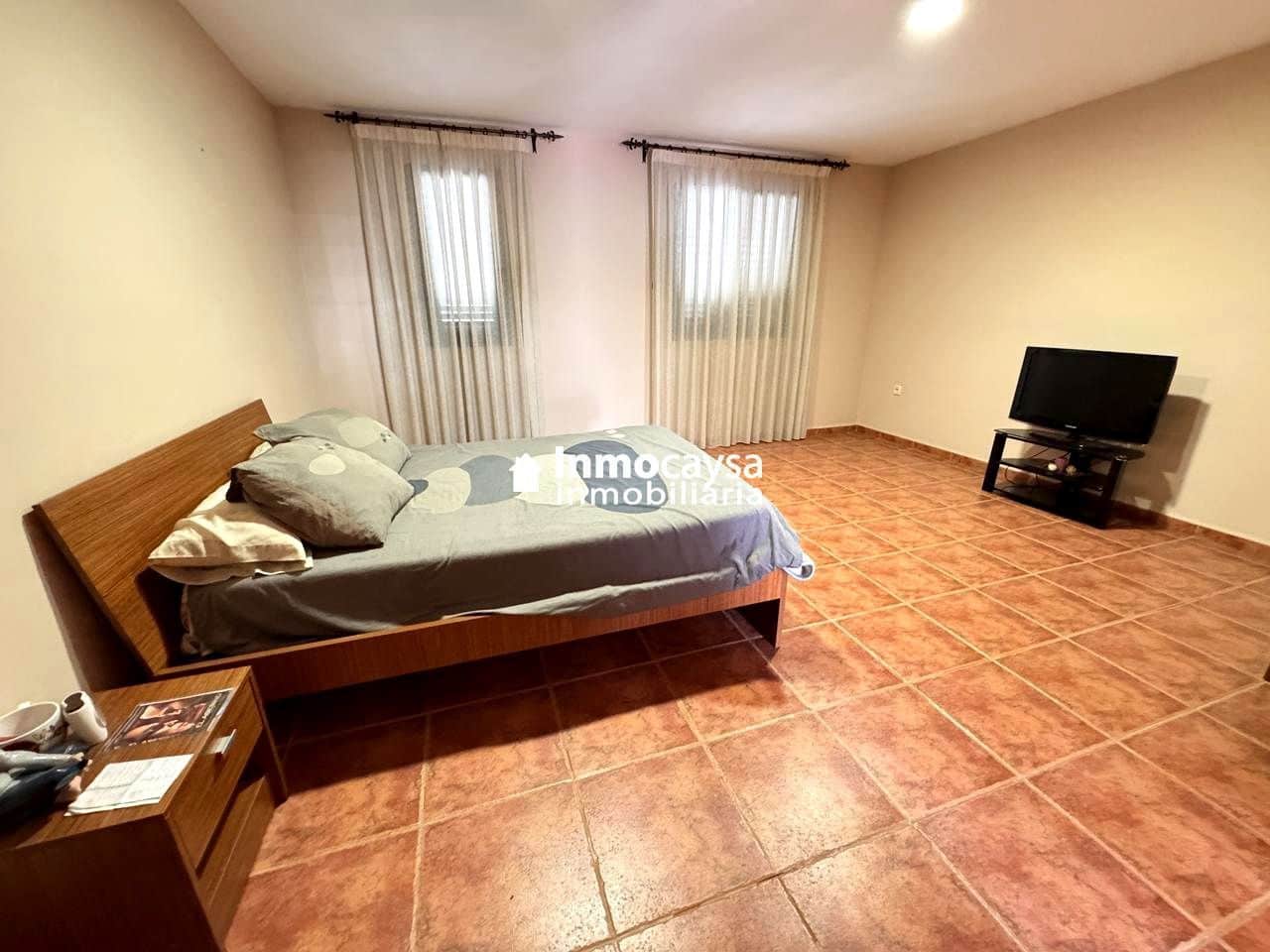 5 bedroom Townhouse for sale in Novele / Novetle with pool - € 385,000 (Ref: 9453297)