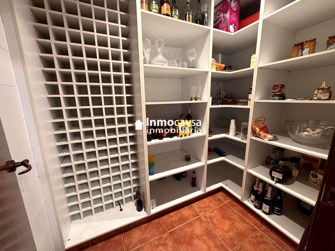 5 bedroom Townhouse for sale in Novele / Novetle with pool - € 385,000 (Ref: 9453297)