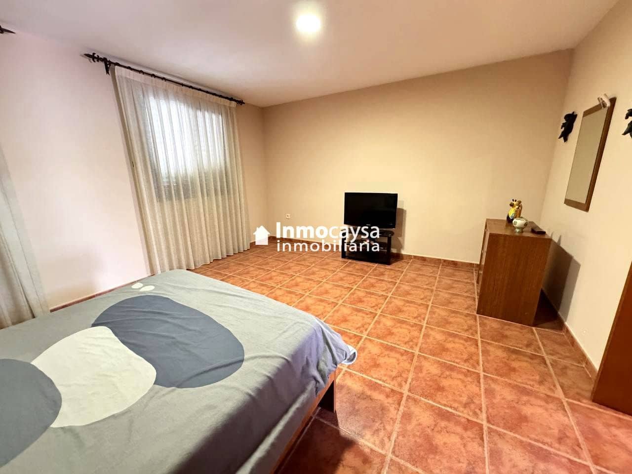 5 bedroom Townhouse for sale in Novele / Novetle with pool - € 385,000 (Ref: 9453297)