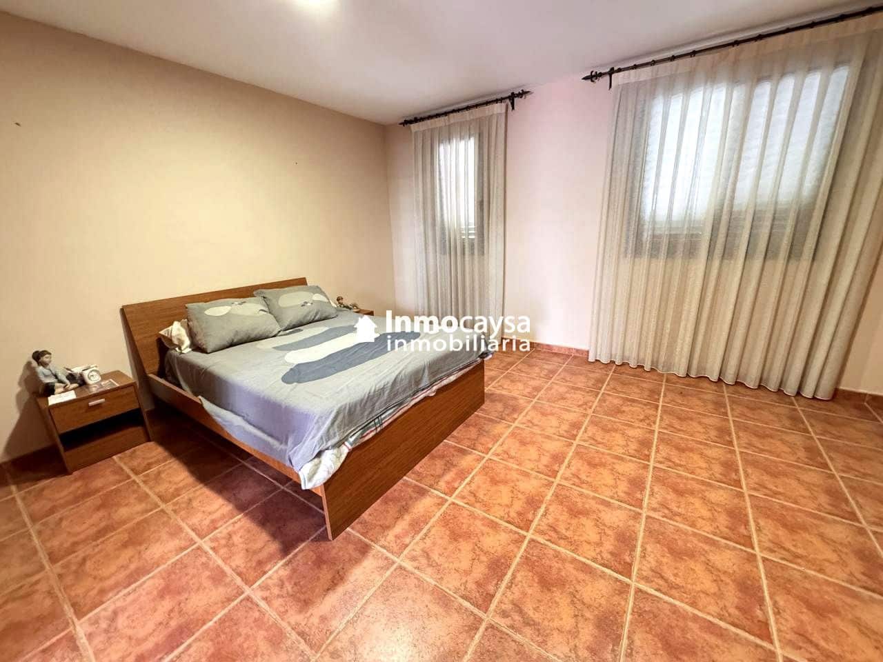 5 bedroom Townhouse for sale in Novele / Novetle with pool - € 385,000 (Ref: 9453297)