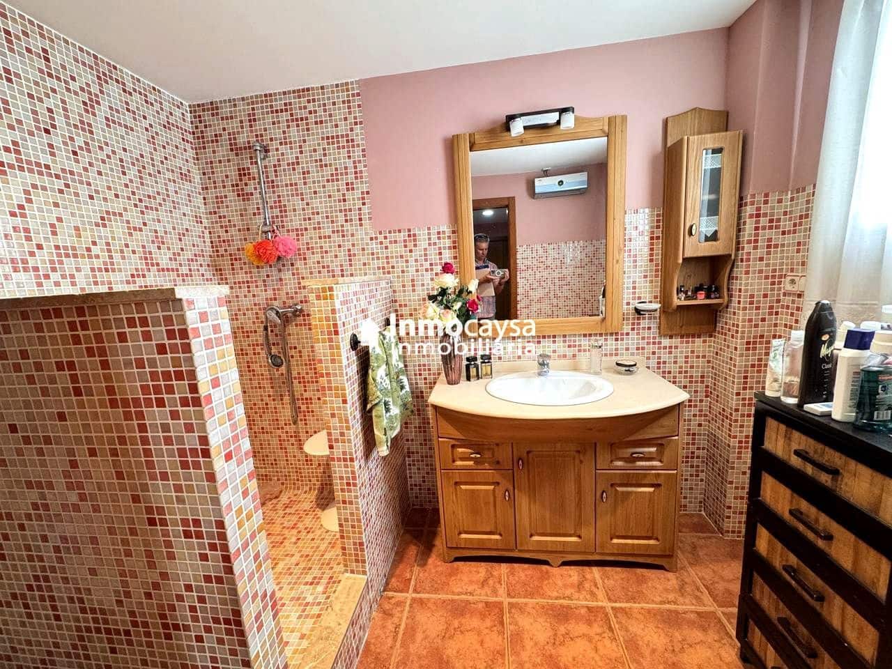 5 bedroom Townhouse for sale in Novele / Novetle with pool - € 385,000 (Ref: 9453297)