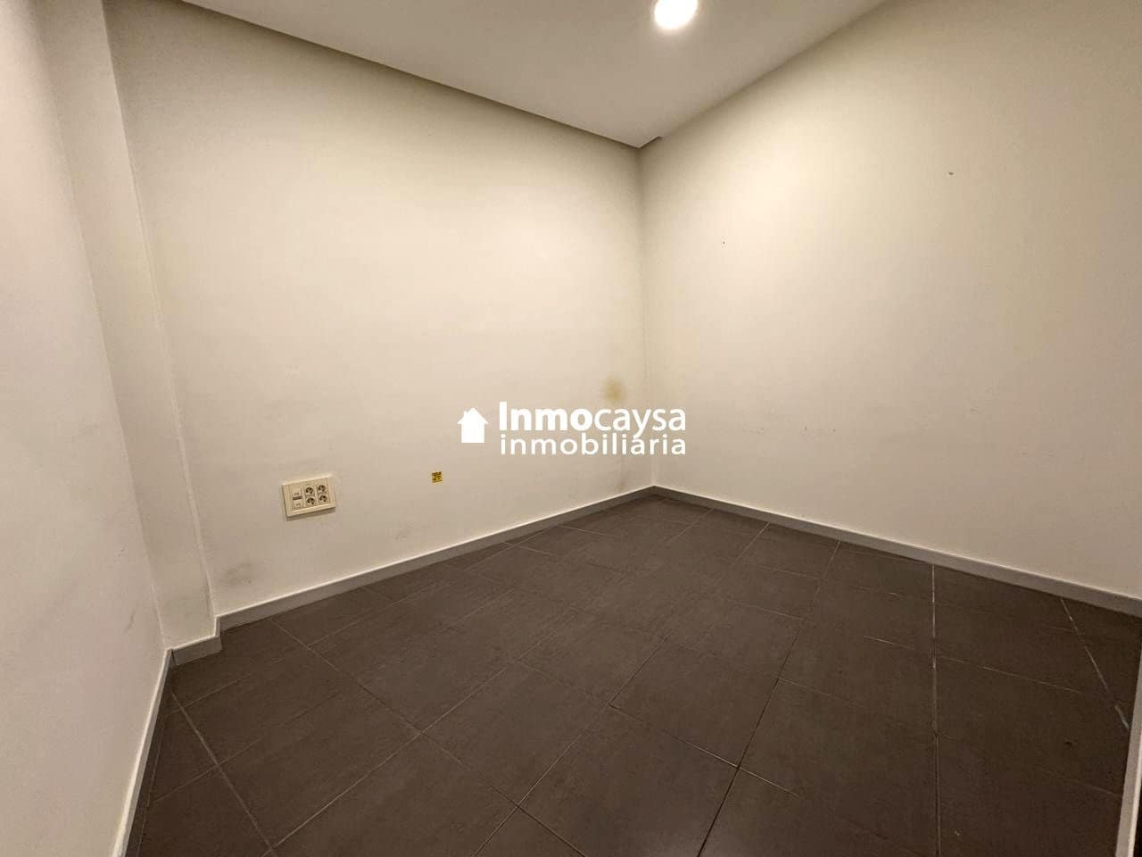 Commercial for rent in Xativa - € 1,000 (Ref: 9453306)