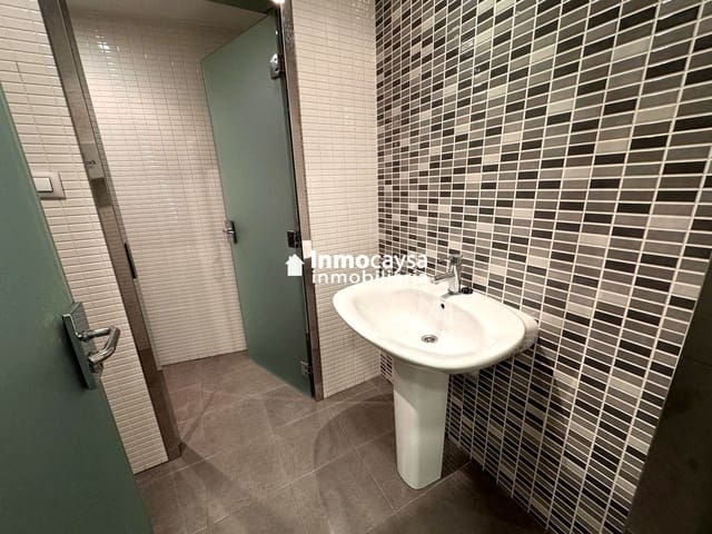 Kaupallinen vuokrattavana paikassa Xàtiva - 1 000 € (Ref: 9453306)