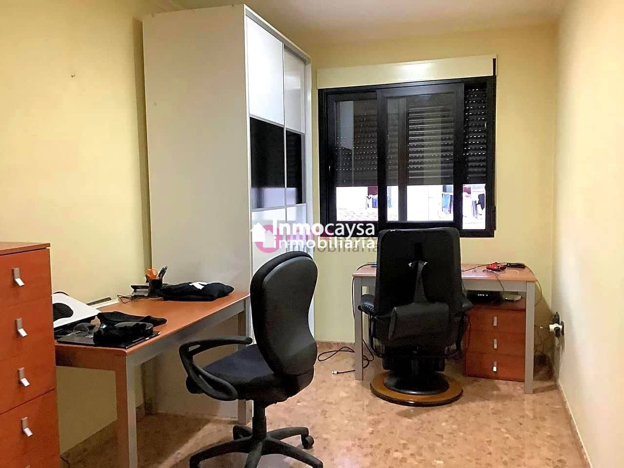 3 bedroom Flat for rent in Xativa - € 750 (Ref: 9493955)