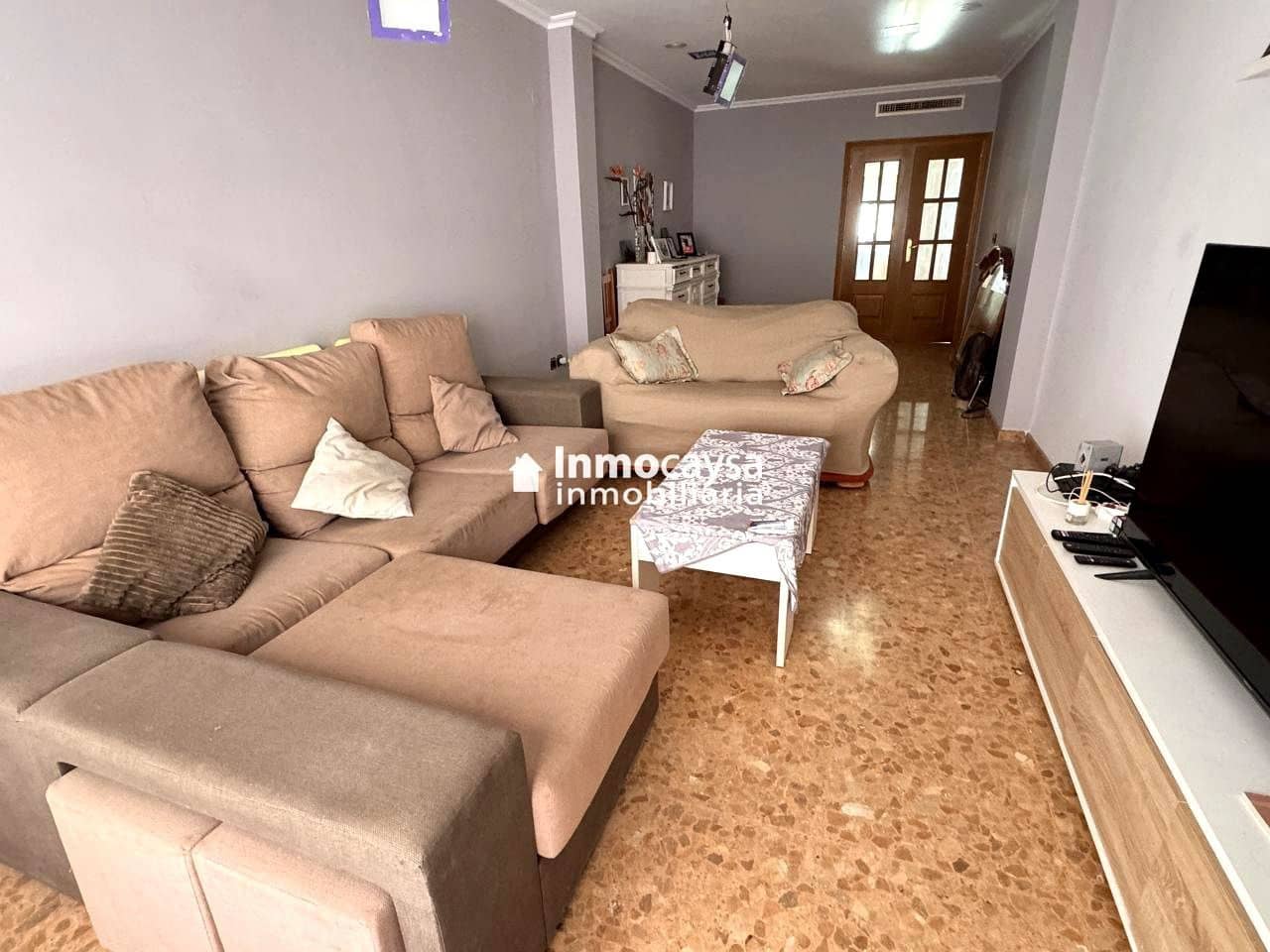 3 bedroom Flat for rent in Xativa - € 750 (Ref: 9493955)