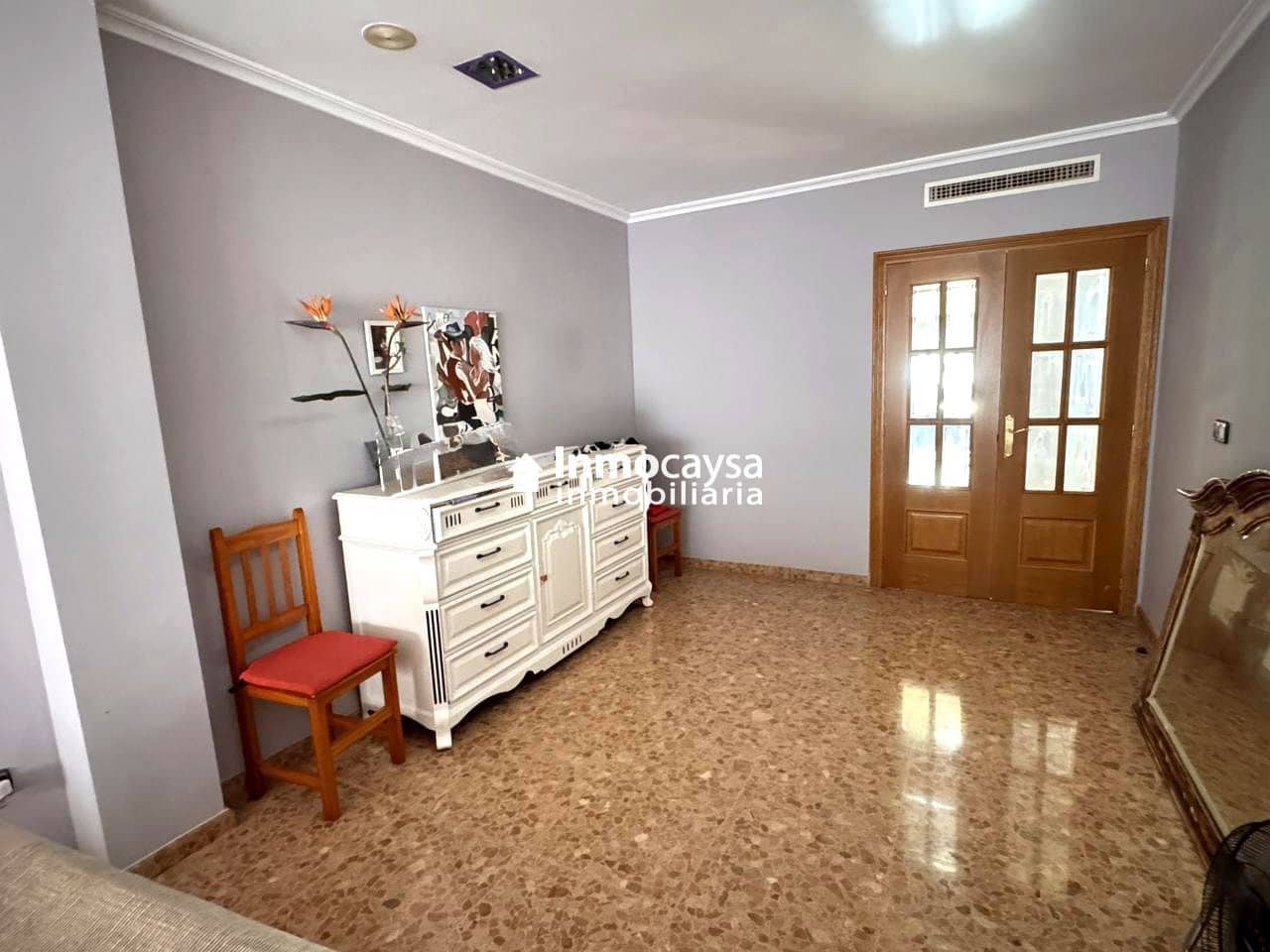3 bedroom Flat for rent in Xativa - € 750 (Ref: 9493955)