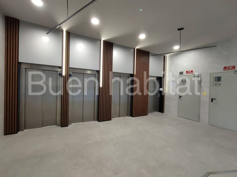 Office for rent in Valencia city with garage - € 1,100 (Ref: 9586883)