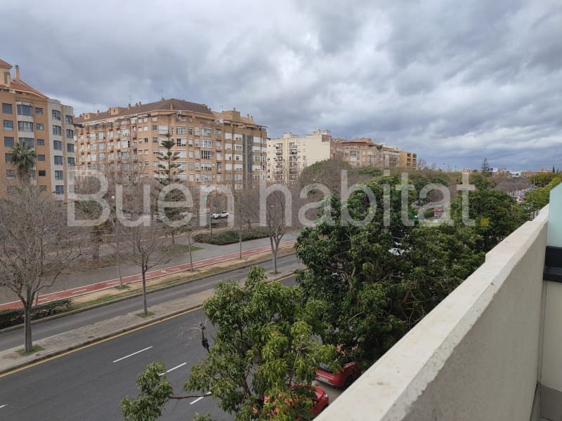 Office for rent in Valencia city with garage - € 1,100 (Ref: 9586883)