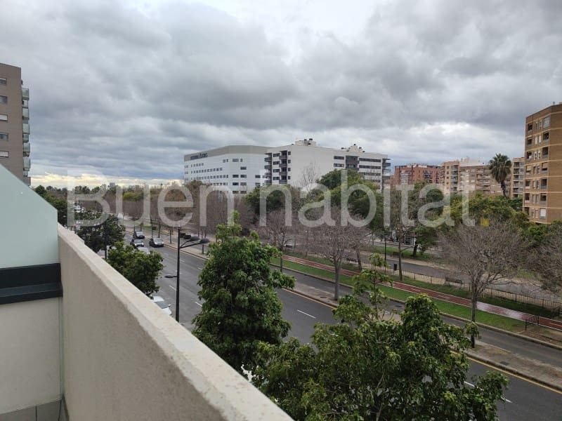 Office for rent in Valencia city with garage - € 1,100 (Ref: 9586883)