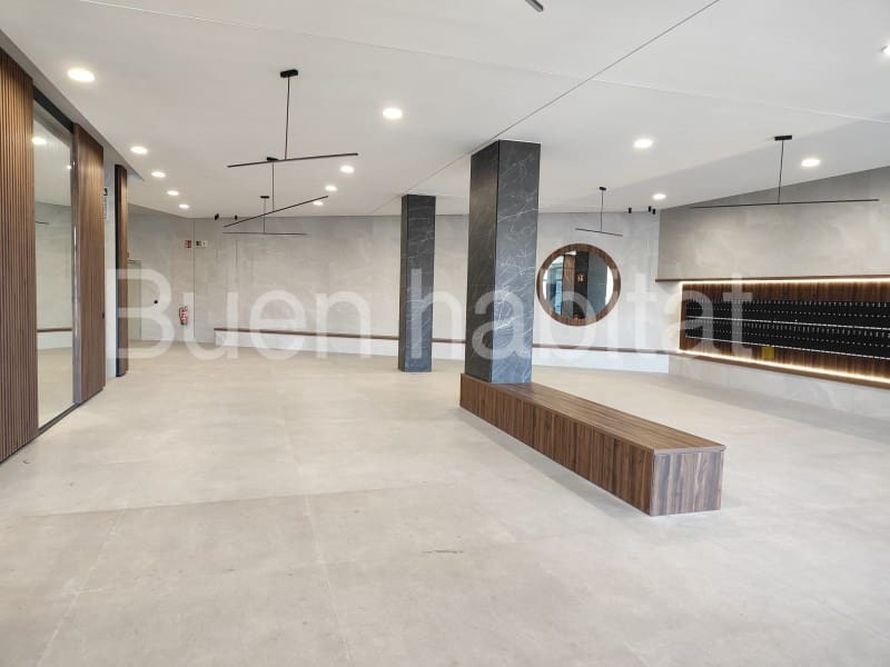 Office for rent in Valencia city with garage - € 1,100 (Ref: 9586883)