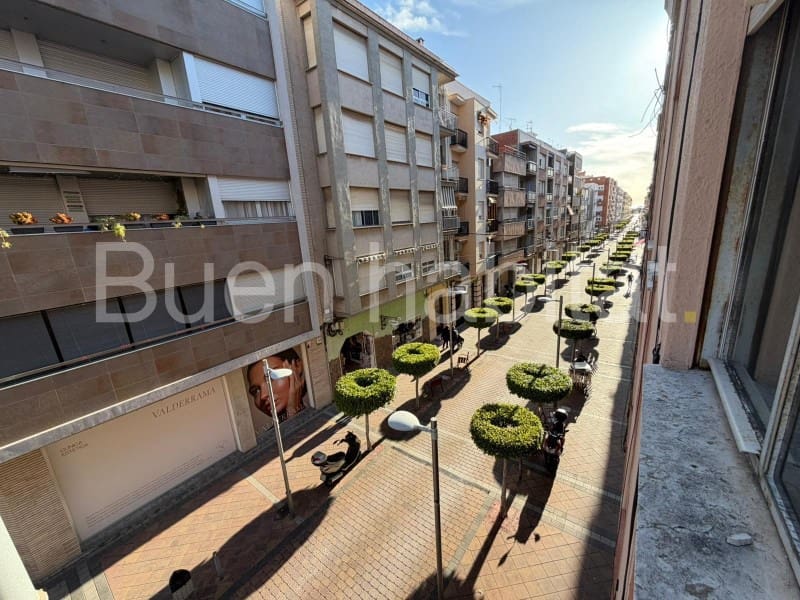 6 bedroom Flat for sale in Benicarlo - € 180,000 (Ref: 9586888)
