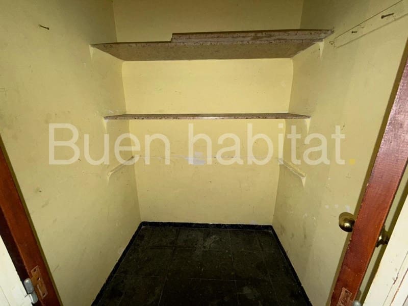 6 bedroom Flat for sale in Benicarlo - € 180,000 (Ref: 9586888)