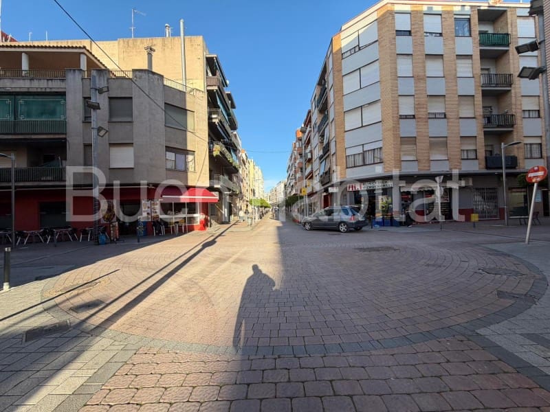 6 bedroom Flat for sale in Benicarlo - € 180,000 (Ref: 9586888)