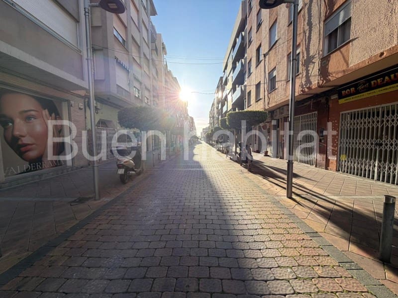 6 bedroom Flat for sale in Benicarlo - € 180,000 (Ref: 9586888)