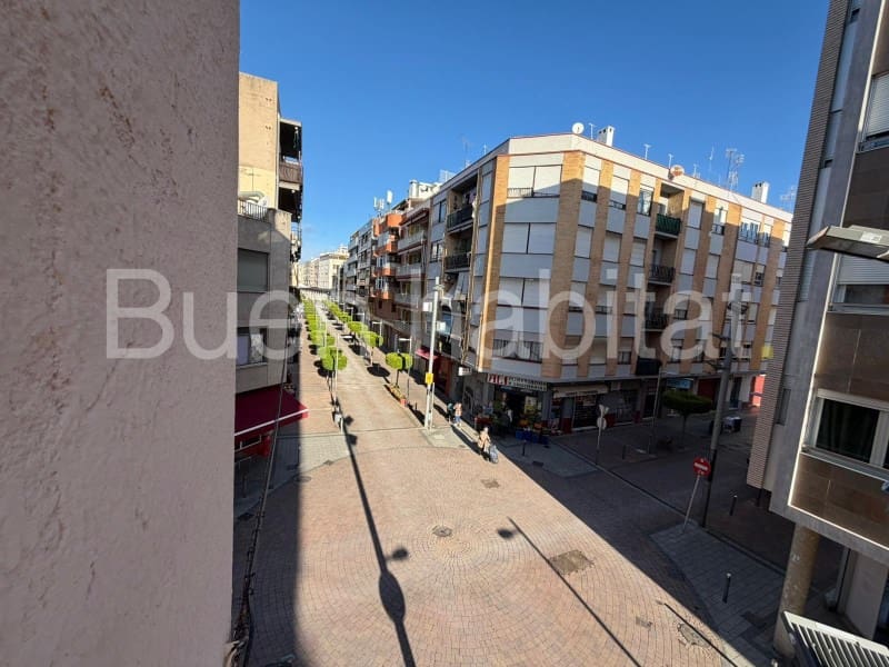 6 bedroom Flat for sale in Benicarlo - € 180,000 (Ref: 9586888)