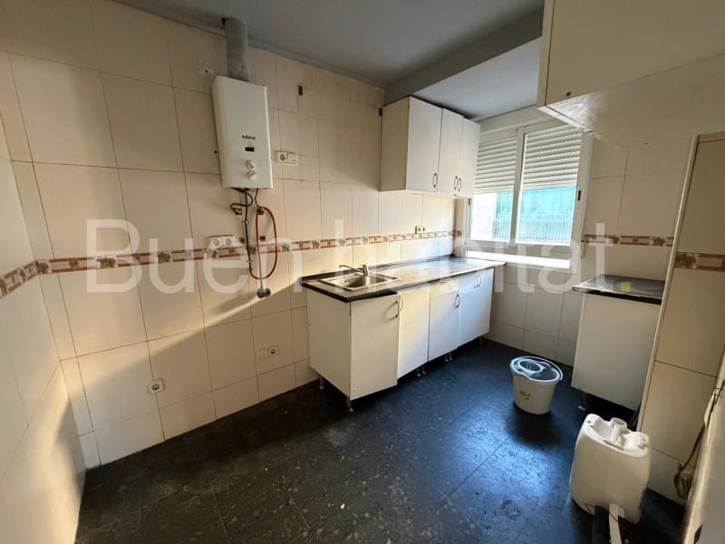 6 bedroom Flat for sale in Benicarlo - € 180,000 (Ref: 9586888)