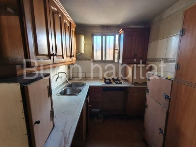 3 makuuhuone Huvila myytävänä paikassa El Grau de Castelló, Castelló de la Plana mukana uima-altaan 
autotalli - 90 000 € (Ref: 9586890)
