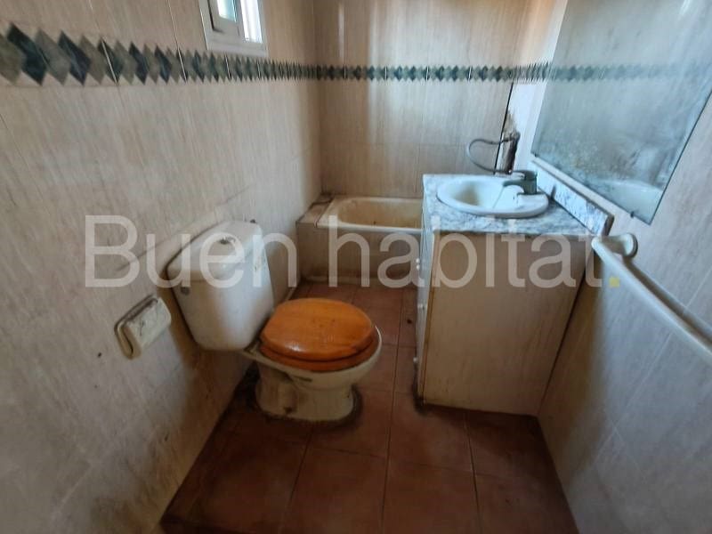 3 makuuhuone Huvila myytävänä paikassa Castello de la Plana mukana uima-altaan 
autotalli - 90 000 € (Ref: 9586890)