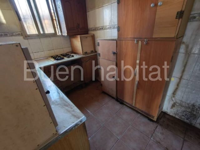 3 makuuhuone Huvila myytävänä paikassa El Grau de Castelló, Castelló de la Plana mukana uima-altaan 
autotalli - 90 000 € (Ref: 9586890)