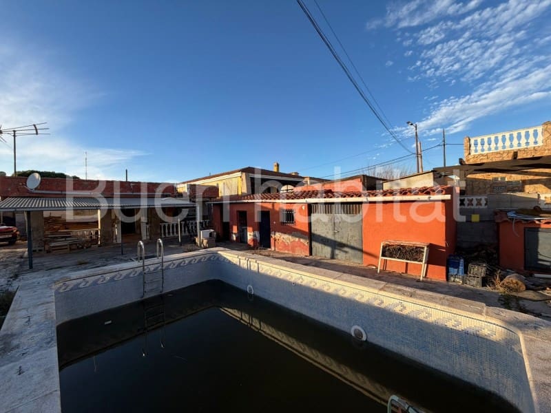 3 makuuhuone Huvila myytävänä paikassa Castello de la Plana mukana uima-altaan 
autotalli - 90 000 € (Ref: 9586890)