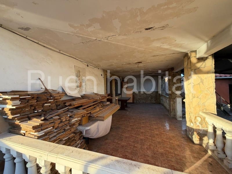 3 makuuhuone Huvila myytävänä paikassa Castello de la Plana mukana uima-altaan 
autotalli - 90 000 € (Ref: 9586890)