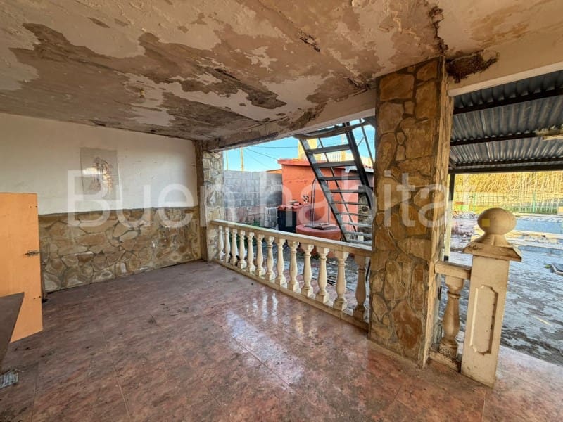 3 makuuhuone Huvila myytävänä paikassa Castello de la Plana mukana uima-altaan 
autotalli - 90 000 € (Ref: 9586890)