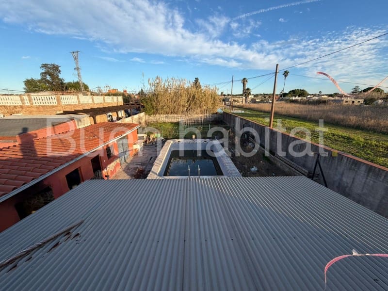 3 makuuhuone Huvila myytävänä paikassa Castello de la Plana mukana uima-altaan 
autotalli - 90 000 € (Ref: 9586890)