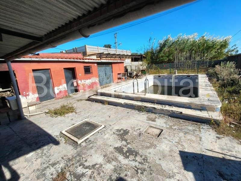 3 makuuhuone Huvila myytävänä paikassa Castello de la Plana mukana uima-altaan 
autotalli - 90 000 € (Ref: 9586890)